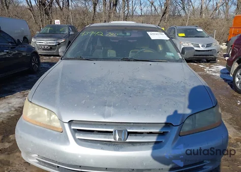2001 Honda Accord Value Package z USA, uszkodzony, nr VIN 1HGCF86651A107922